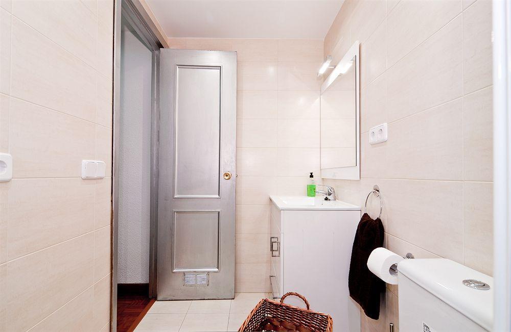 Apartamentos Aqui Me Quedo Madrid Exterior foto