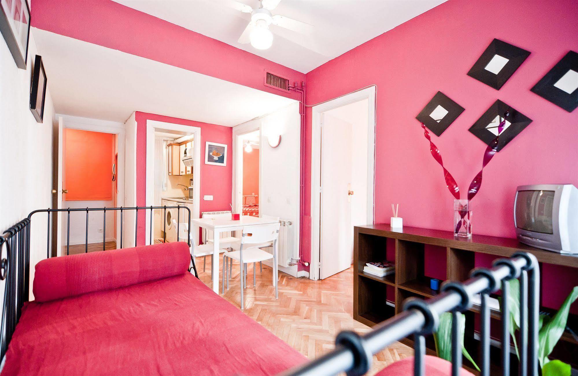 Apartamentos Aqui Me Quedo Madrid Exterior foto