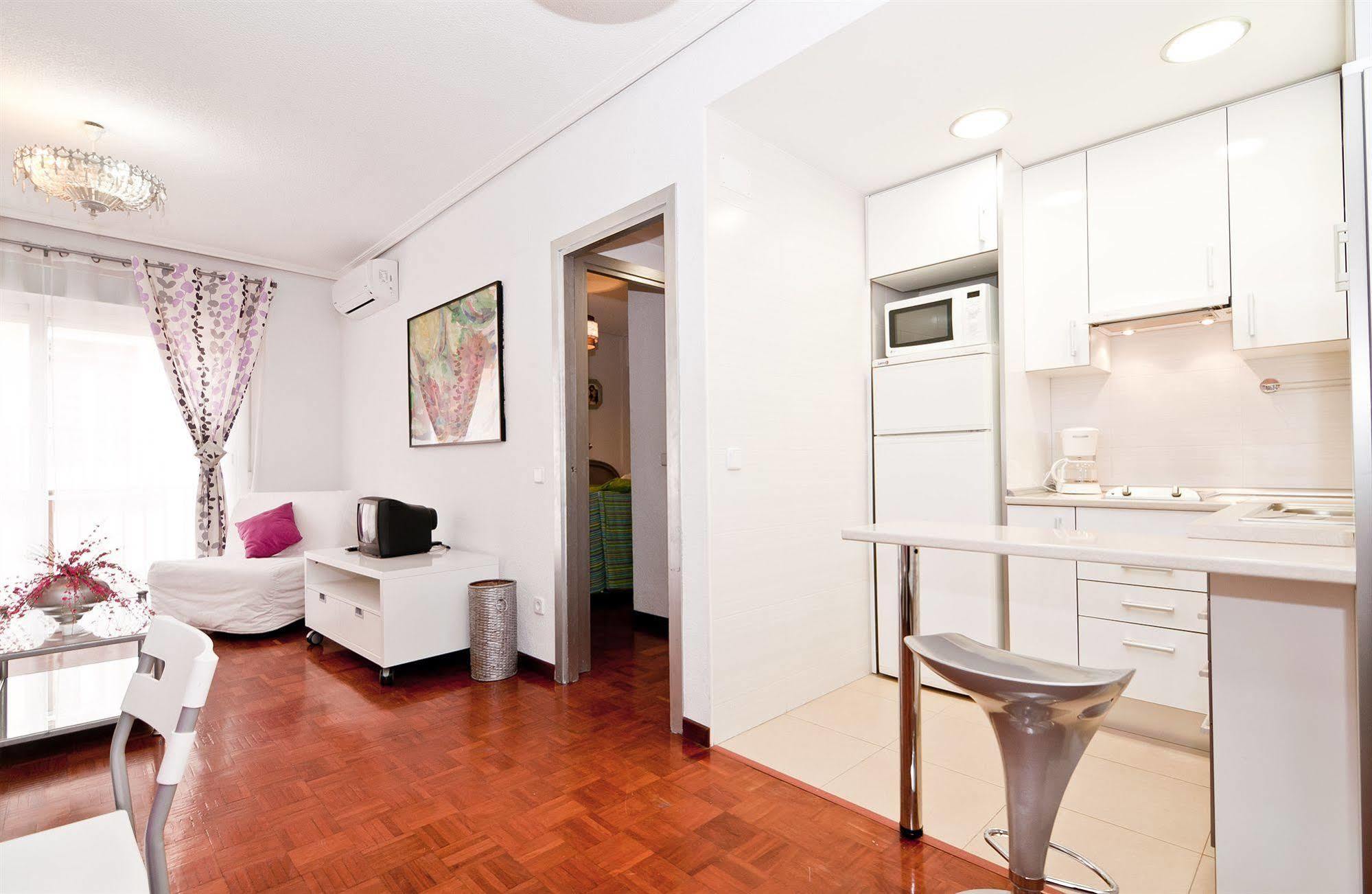 Apartamentos Aqui Me Quedo Madrid Exterior foto