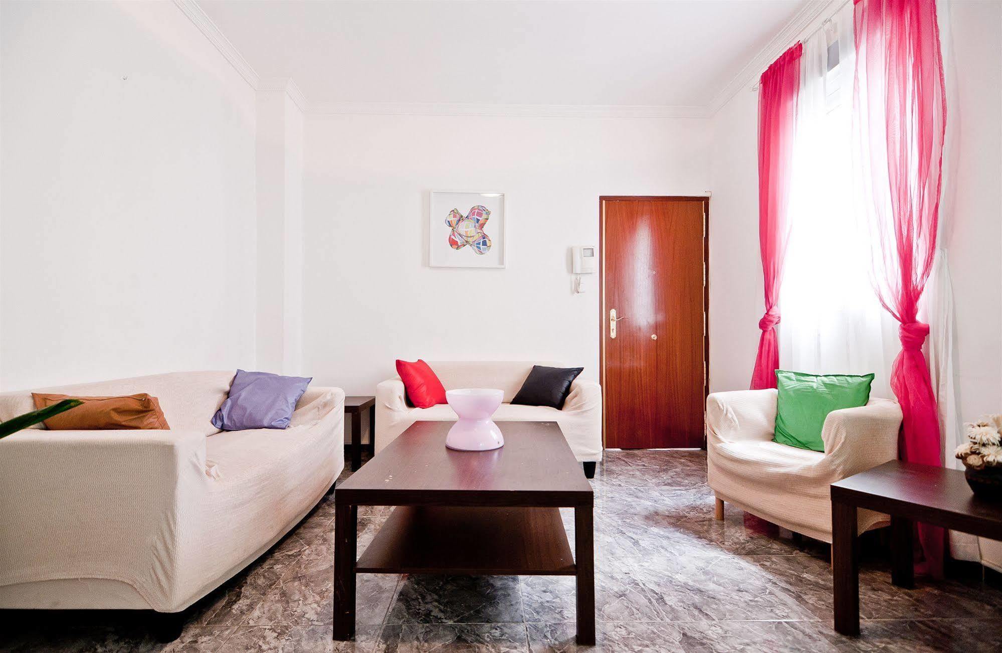 Apartamentos Aqui Me Quedo Madrid Exterior foto