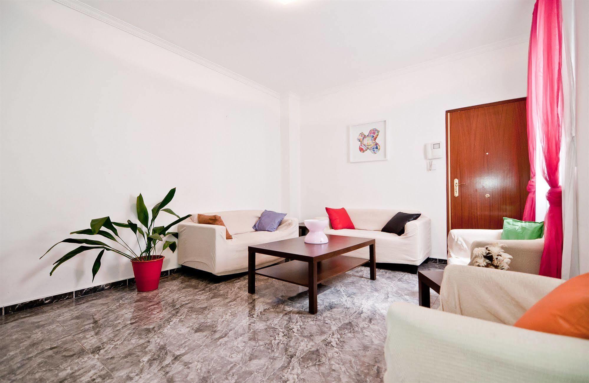 Apartamentos Aqui Me Quedo Madrid Exterior foto
