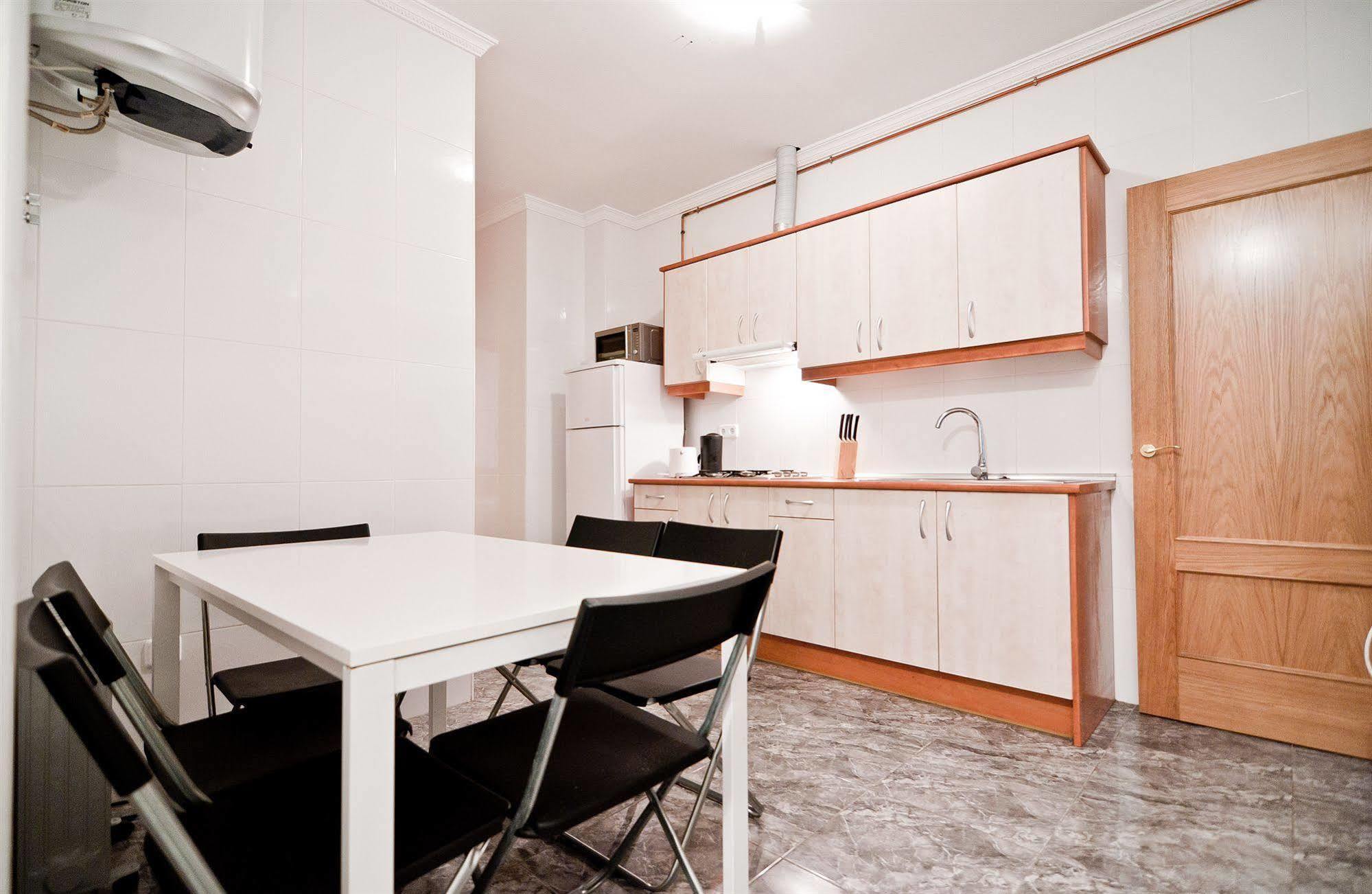 Apartamentos Aqui Me Quedo Madrid Exterior foto
