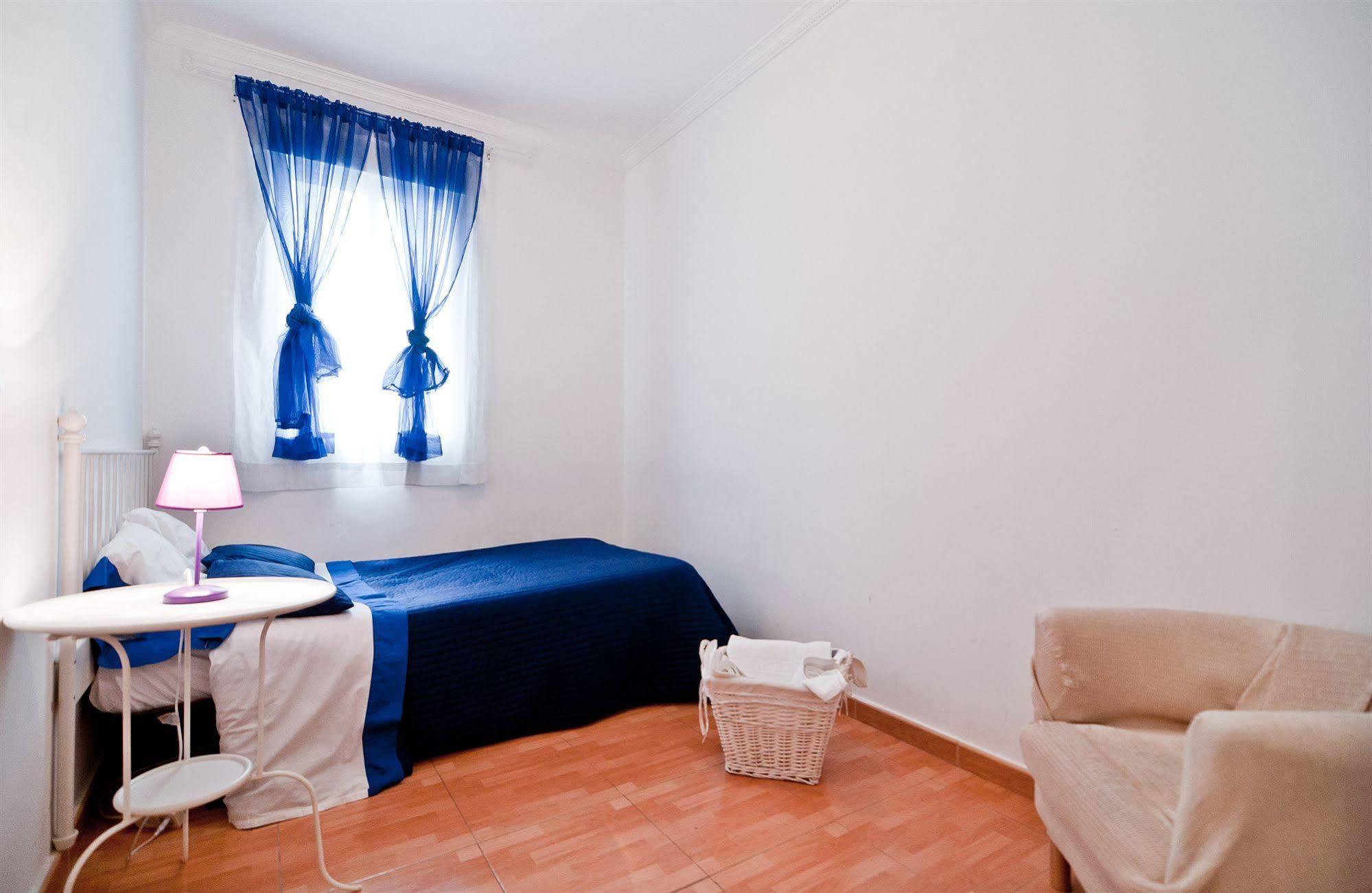 Apartamentos Aqui Me Quedo Madrid Exterior foto