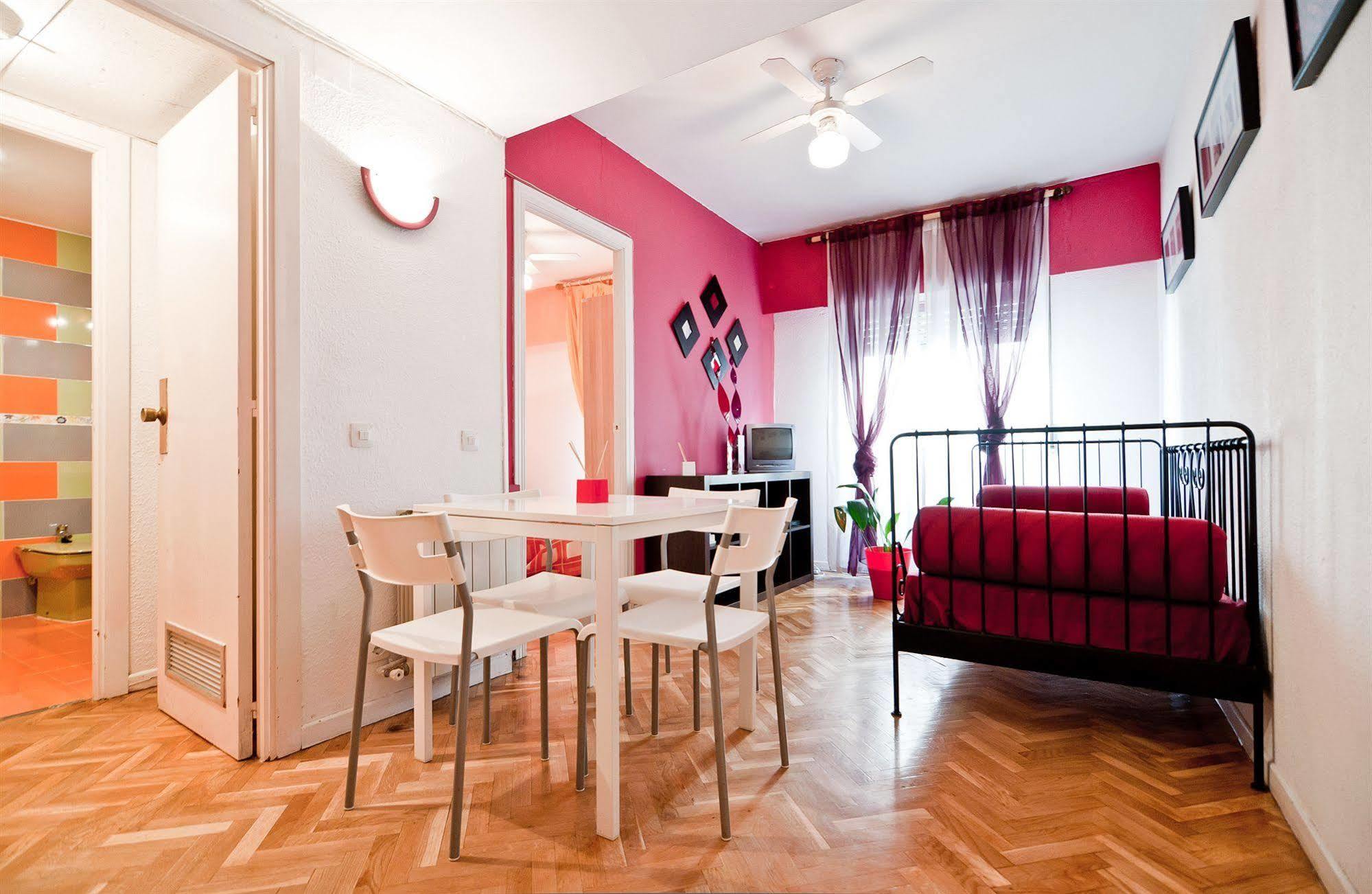 Apartamentos Aqui Me Quedo Madrid Exterior foto